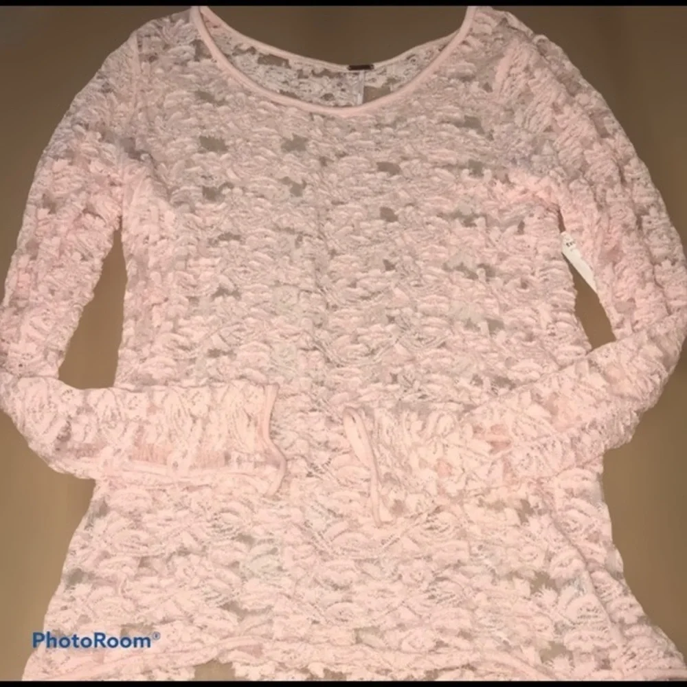 🆕 Free People Lace Design Top